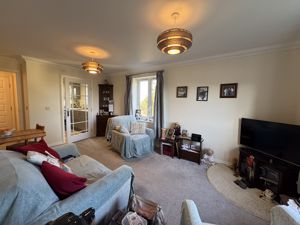 Lounge/diner- click for photo gallery